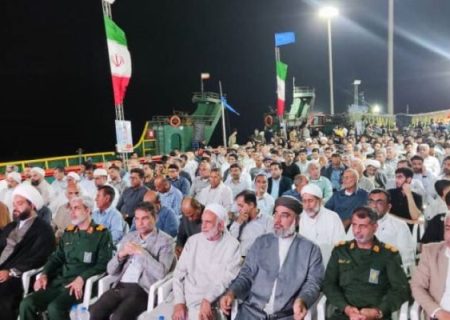 برگزاری یادواره شهدا بر روی آب‌های خلیج‌فارس