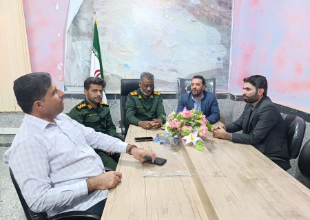 دیدار جانشین سپاه بشاگرد و بسیجیان با رئیس آموزش و پرورش به مناسبت هفته دفاع مقدس