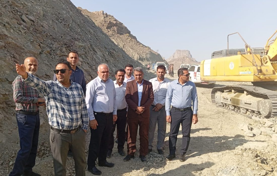 بازدید مسئولان استانی از محور زیرکوه گافر شهرستان بشاگرد