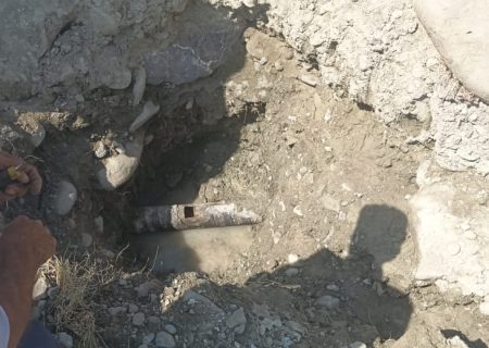 بازدید مسئولان از عملیات ترمیم شکستگی خط انتقال آب روستای اهون