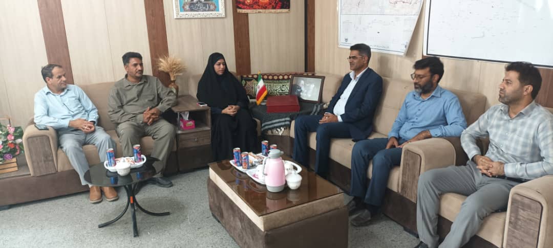 دیدار معاون سیاسی فرمانداری بشاگرد با مدیرکل ثبت اسناد و املاک هرمزگان
