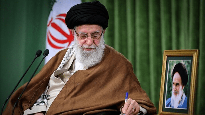 تسلیت رهبر انقلاب به معاون رئیسجمهور در پی درگذشت همسر وی