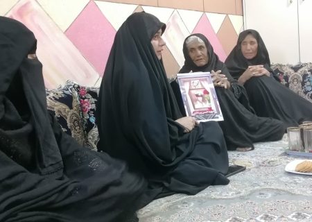 عیادت مسئول بسیج جامعه زنان بشاگرد از خانواده شهید پیردادی در سردشت