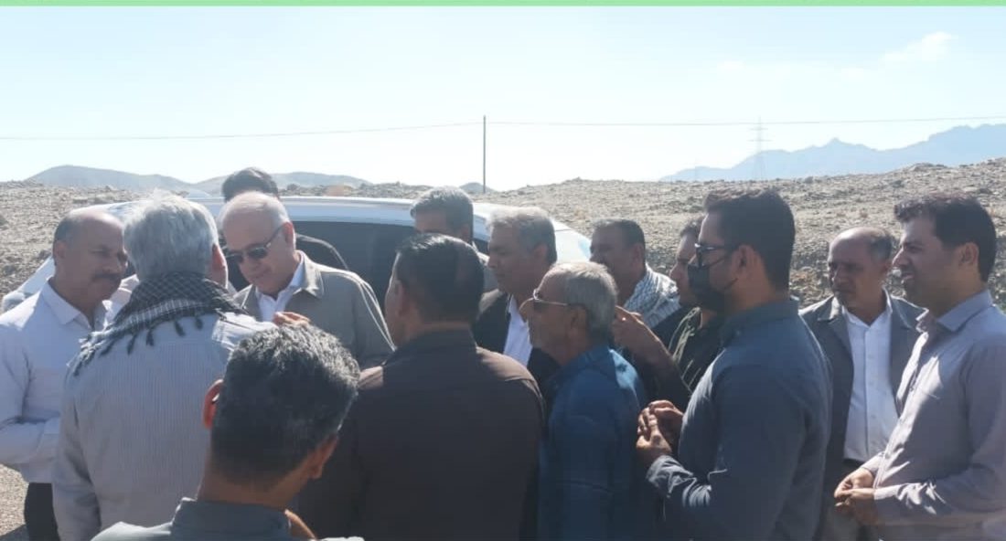دیدار صمیمی استاندار هرمزگان با اهالی روستاهای سیت و پیرو در مسیر بازگشت از وی