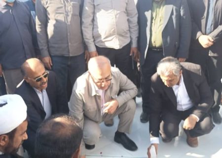 آیین غبارروبی مزار شهید گمنام جکدان با حضور استاندار هرمزگان برگزار شد