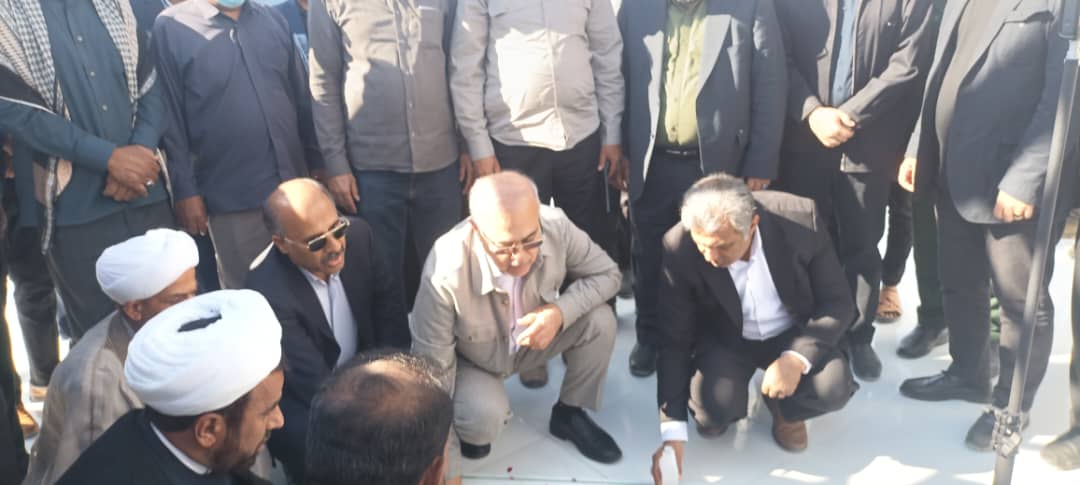 آیین غبارروبی مزار شهید گمنام جکدان با حضور استاندار هرمزگان برگزار شد