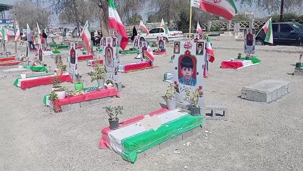 گلزار شهدای میناب زیارتگاه راهیان نور شد